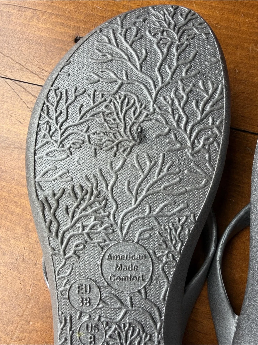 Oka B Sandals Gray Flip Flops Sz 8